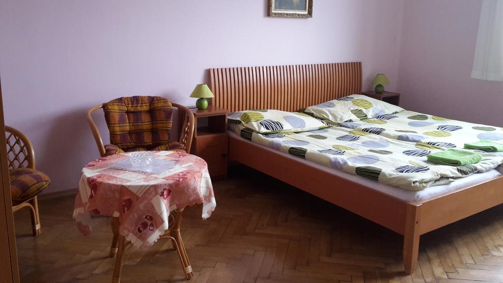 Na 15 Kopach Hotell Kolín Rum bild